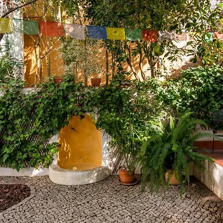 Lost Lisbon :: Avenida House-3